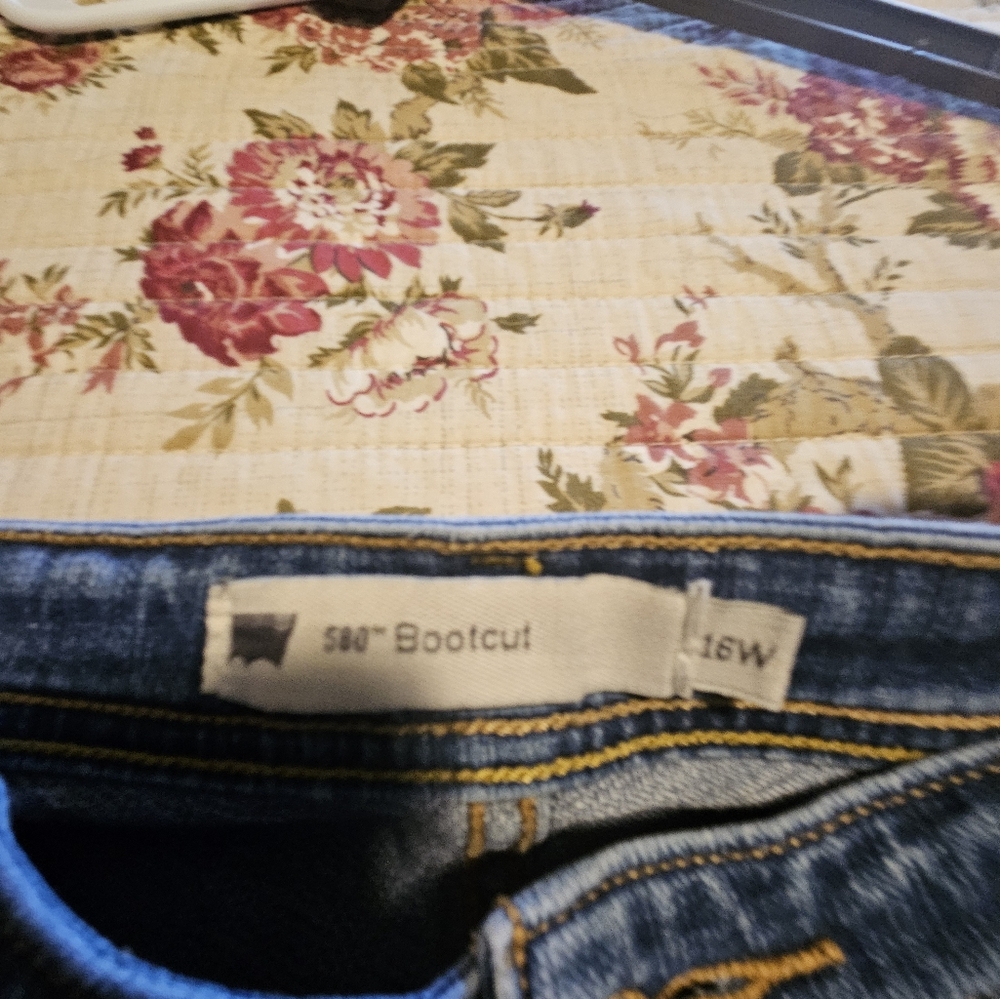 Levi's Bootcut - Picture 3 of 4